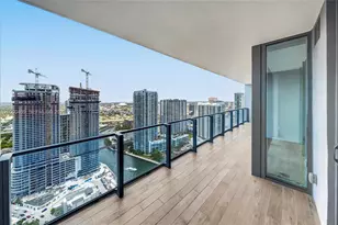 68 SE 6th St, Miami, FL 33131 - Photo 3