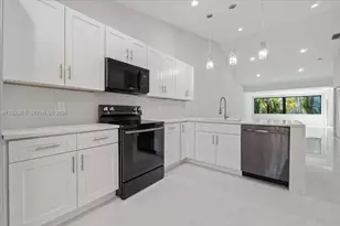 22665 Meridiana Dr, Boca Raton, FL 33433 - Photo 13