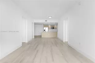 121 NE 34th St, Miami, FL 33137 - Photo 19