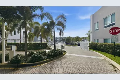 2505 NE 193rd St #4215, Miami, FL 33180 - Photo 23