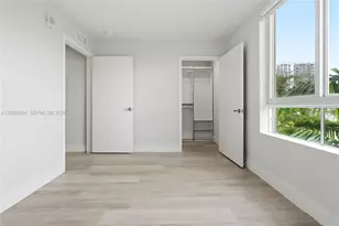 2505 NE 193rd St, Miami, FL 33180 - Photo 25