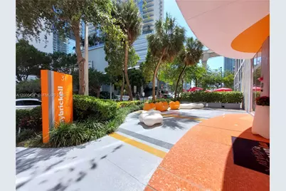 31 SE 6th St #403, Miami, FL 33131 - Photo 3