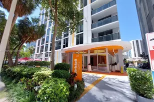 31 SE 6th St, Miami, FL 33131 - Photo 3