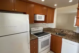 8601 SW 68th Ct, Pinecrest, FL 33156 - Photo 9