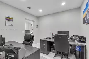 7875 NW 174th Terrace, Hialeah, FL 33015 - Photo 37