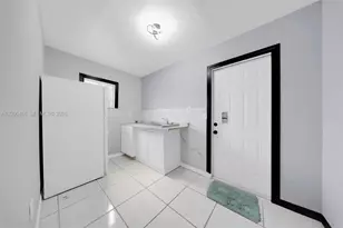 3030 NW 90th St, Miami, FL 33147 - Photo 39