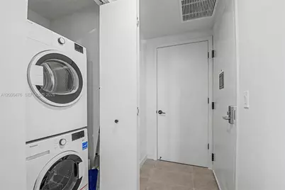 121 NE 5th St #1701, Miami, FL 33132 - Photo 7