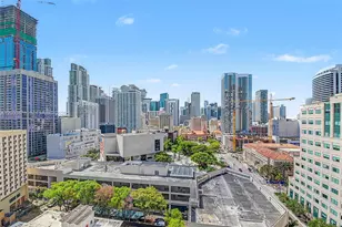121 NE 5th St, Miami, FL 33132 - Photo 3