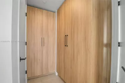 121 NE 25th St #1701, Miami, FL 33132 - Photo 17