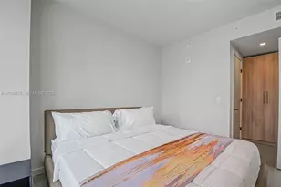121 NE 5th St, Miami, FL 33132 - Photo 17