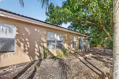 2073 SE 13th St, Homestead, FL 33035 - Photo 29