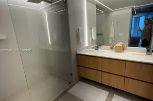 4775 Collins Ave, Miami Beach, FL 33140 - Photo 9