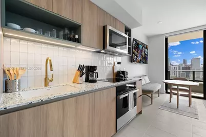 159 NE 6 St St #3206, Miami, FL 33132 - Photo 3