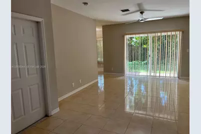 312 Talia Cir, Palm Springs, FL 33461 - Photo 5