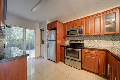 1250 SE 31st Ct #104-33, Homestead, FL 33035 - Photo 7