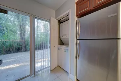 1250 SE 31st Ct #104-33, Homestead, FL 33035 - Photo 9