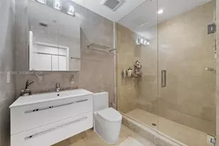 17121 Collins Ave, Sunny Isles Beach, FL 33160 - Photo 35