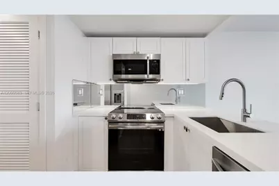 555 NE 34th St #2708, Miami, FL 33137 - Photo 3