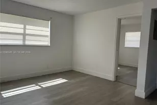 916 SW 10th St, Hallandale Beach, FL 33009 - Photo 3