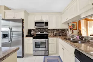10840 NW 46th Dr, Coral Springs, FL 33076 - Photo 13