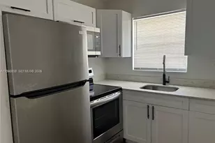 904 SW 10th St, Hallandale Beach, FL 33009 - Photo 9