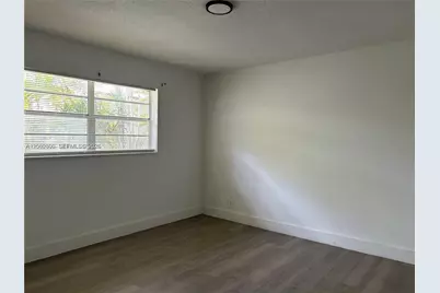 904 SW 10th St, Hallandale Beach, FL 33009 - Photo 7