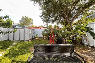 1354 NW 69th St, Miami, FL 33147 - Photo 23
