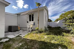 1354 NW 69th St, Miami, FL 33147 - Photo 25