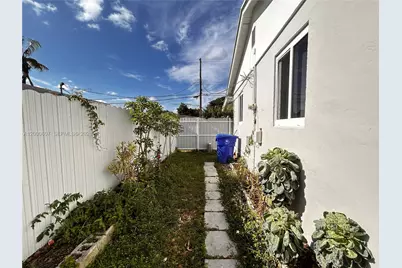 1354 NW 69th St #0, Miami, FL 33147 - Photo 21