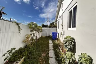 1354 NW 69th St, Miami, FL 33147 - Photo 21