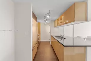 6801 Collins Ave, Miami Beach, FL 33141 - Photo 5