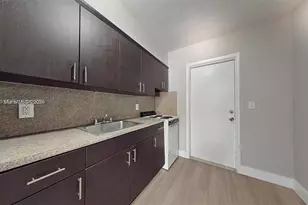 891 SW 5th St, Miami, FL 33130 - Photo 9