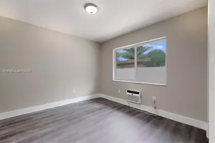 891 SW 5th St, Miami, FL 33130 - Photo 11