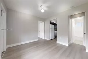 891 SW 5th St, Miami, FL 33130 - Photo 11