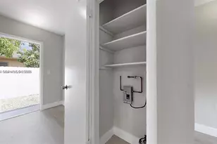 891 SW 5th St, Miami, FL 33130 - Photo 13