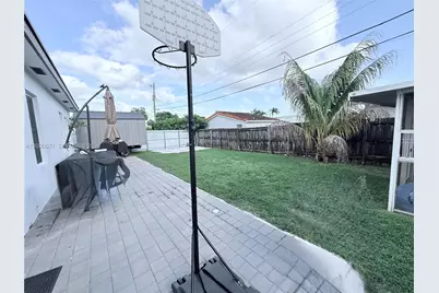 11020 SW 42nd Ter, Miami, FL 33165 - Photo 21