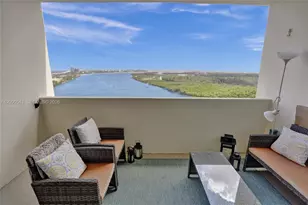 300 Bayview Dr, Sunny Isles Beach, FL 33160 - Photo 7