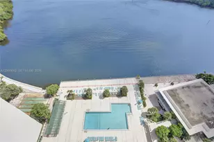 300 Bayview Dr, Sunny Isles Beach, FL 33160 - Photo 11