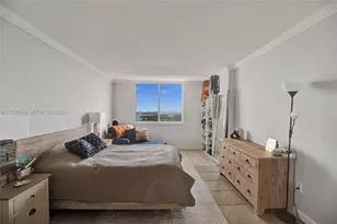 300 Bayview Dr, Sunny Isles Beach, FL 33160 - Photo 17