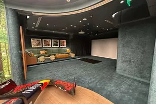 77 SE 5th St, Miami, FL 33131 - Photo 15