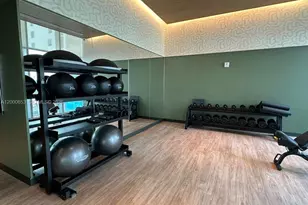 77 SE 5th St, Miami, FL 33131 - Photo 41