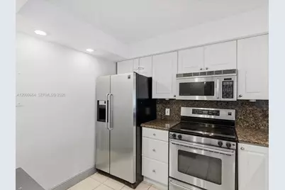 1228 West Ave #1506, Miami Beach, FL 33139 - Photo 9
