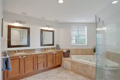 822 SW 10th Street, Fort Lauderdale, FL 33315 - Photo 23