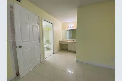 3670 N 56th Ave #705, Hollywood, FL 33021 - Photo 15