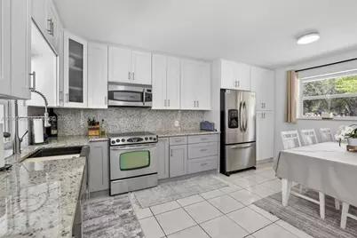 292 SW 52nd Ave, Plantation, FL 33317 - Photo 7