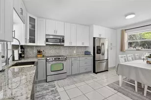 292 SW 52nd Ave, Plantation, FL 33317 - Photo 7