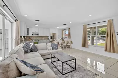 292 SW 52nd Ave, Plantation, FL 33317 - Photo 9