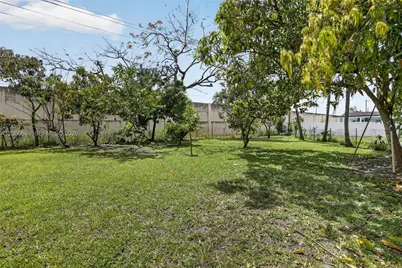 292 SW 52nd Ave, Plantation, FL 33317 - Photo 27
