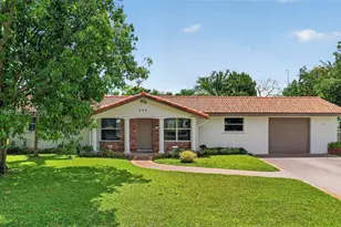 292 SW 52nd Ave, Plantation, FL 33317 - Photo 1