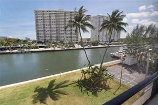 220 N Kings Point Dr, Sunny Isles Beach, FL 33160 - Photo 25